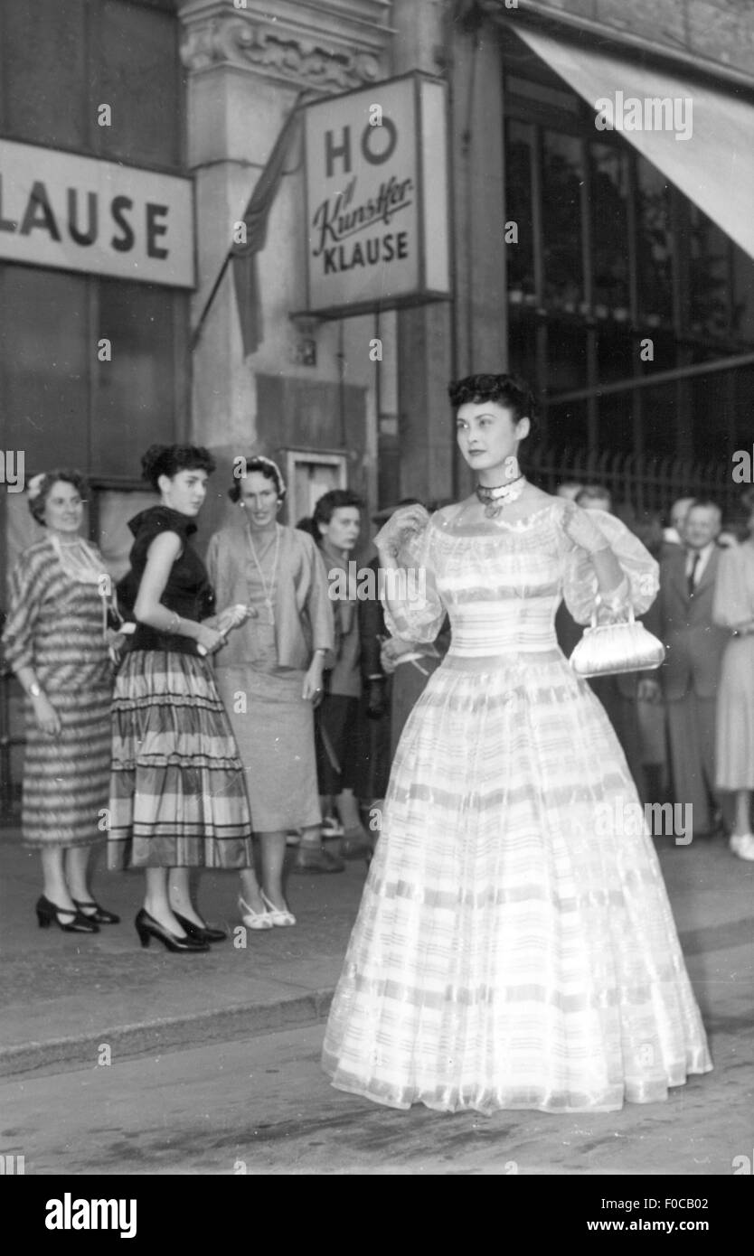 fashion, 1950s, evening fashion, evening dress styled after the Romanian traditional costume 'Marama', Autumn Fair, Leipzig, 9.9.1955, Additional-Rights-Clearences-Not Available Stock Photo