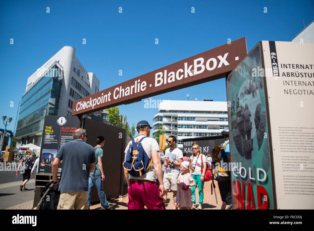 Tourists at Checkpoint Charlie Black Box, Berlin Stock Photo - Alamy