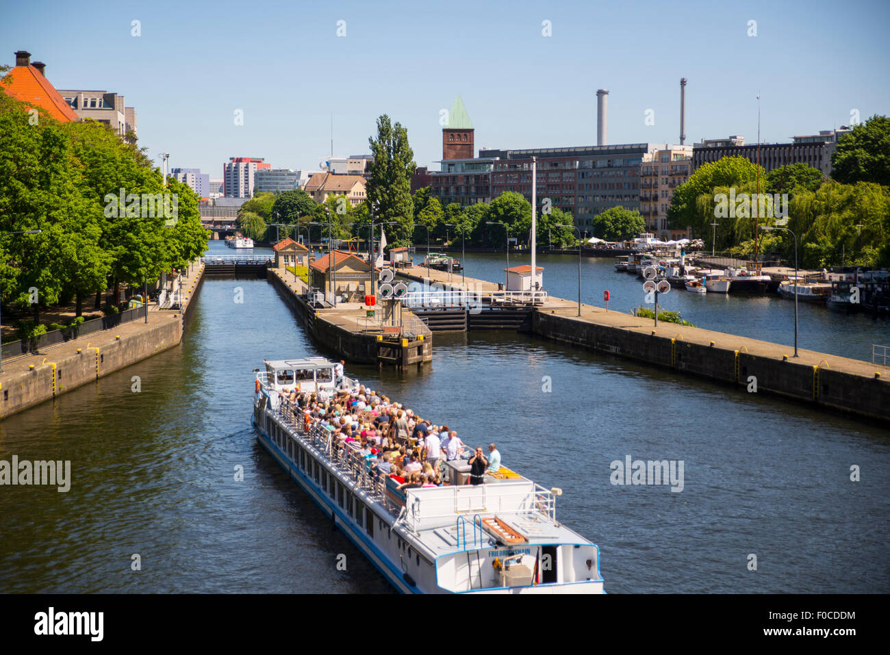 Berlin tourist boat hi-res stock photography and images - Alamy