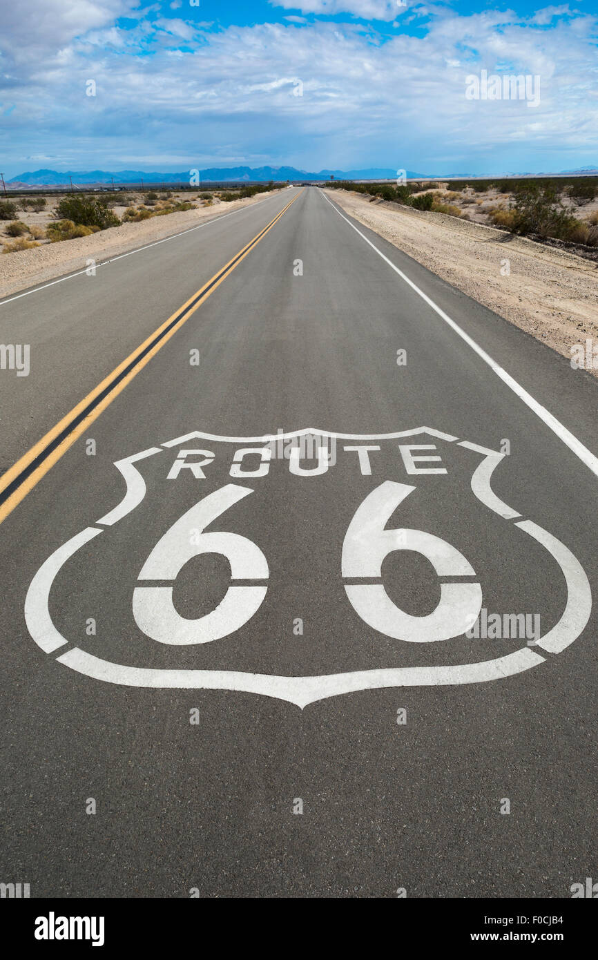 ROUTE 66 SHIELD NATIONAL TRAILS HIGHWAY AMBOY CALIFORNIA USA Stock Photo