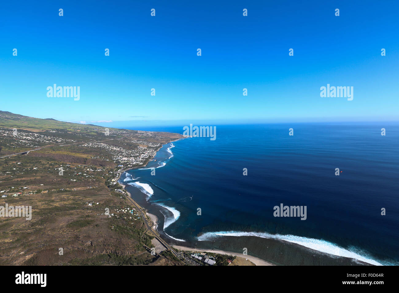 La Reunion. 12th Aug, 2015. Photo taken on Aug. 12, 2015 shows the Saint Leu beach, France's oversea island La Reunion. La Reunion authority Monday said that no clues related to the missing flight MH370 has been found here since the launch of a tridimensional search last Friday. Credit:  Pan Siwei/Xinhua/Alamy Live News Stock Photo
