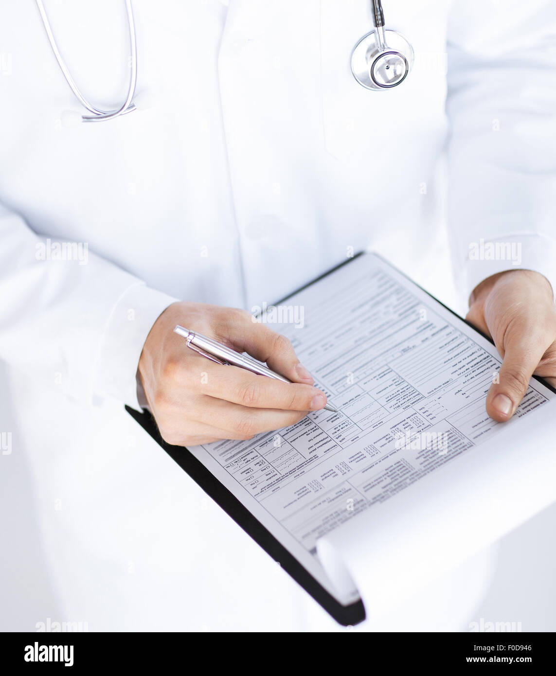 Pharmacist prescription fill hi-res stock photography and images - Alamy