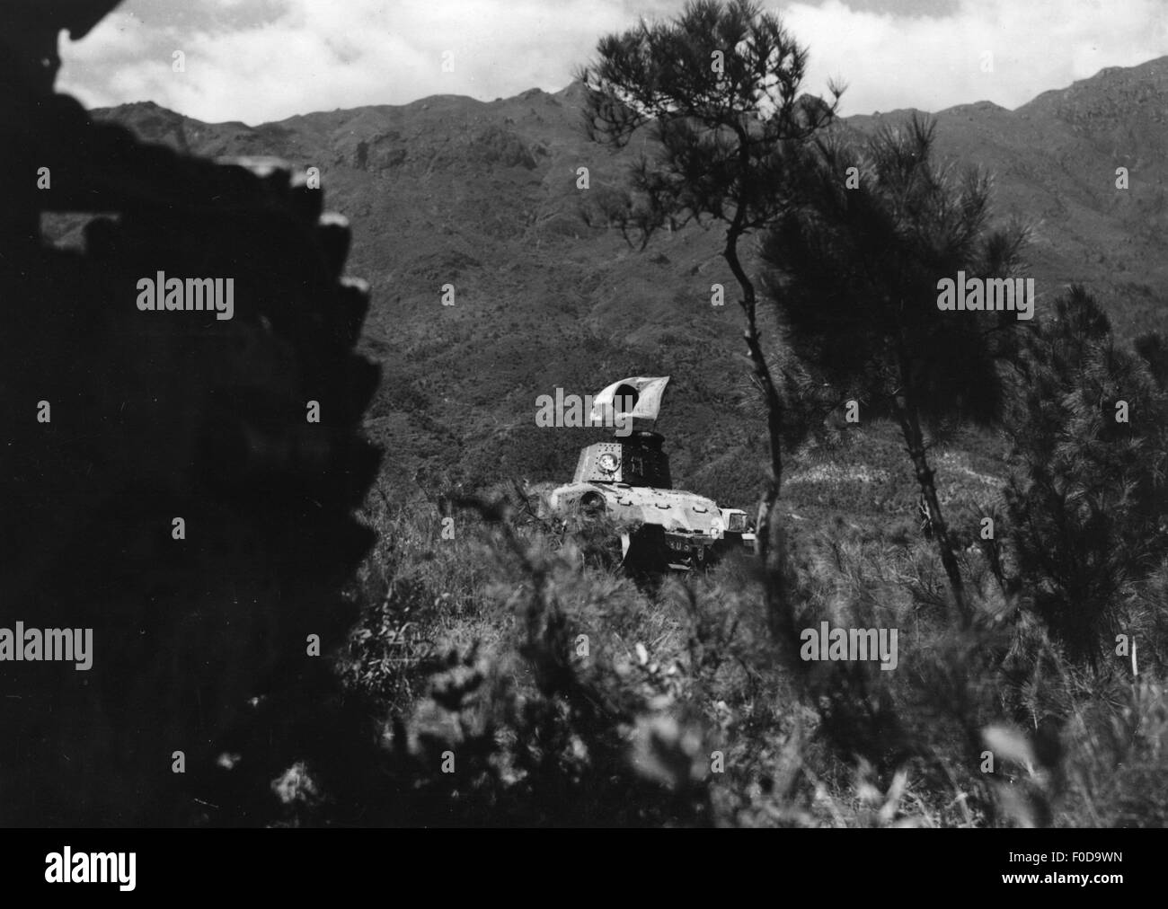 events, Second Sino-Japanese War 1937 - 1945, Japanese tank near Juikang, Jiangxi province, 1.10.1938, China, Asia, 20th century, historic, historical, Sino Japanese, flag, JP, 1930s, Additional-Rights-Clearences-Not Available Stock Photo