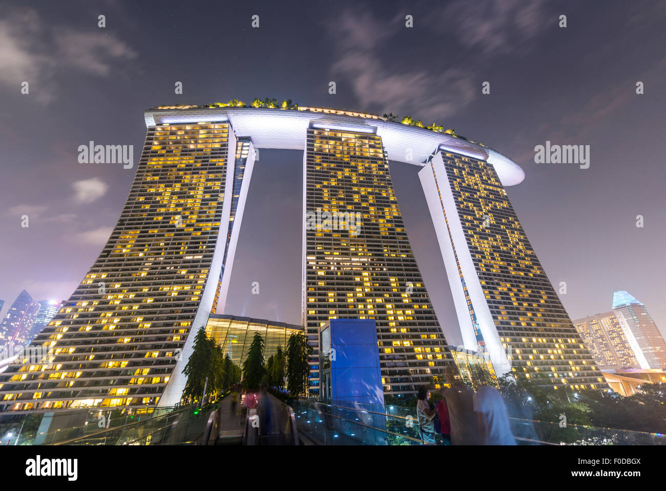Marina bay sands by night hi-res stock photography and images - Alamy