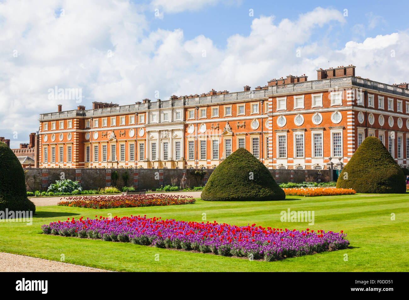 England, Middlesex, London, Kingston-upon-Thames, Hampton Court Palace ...