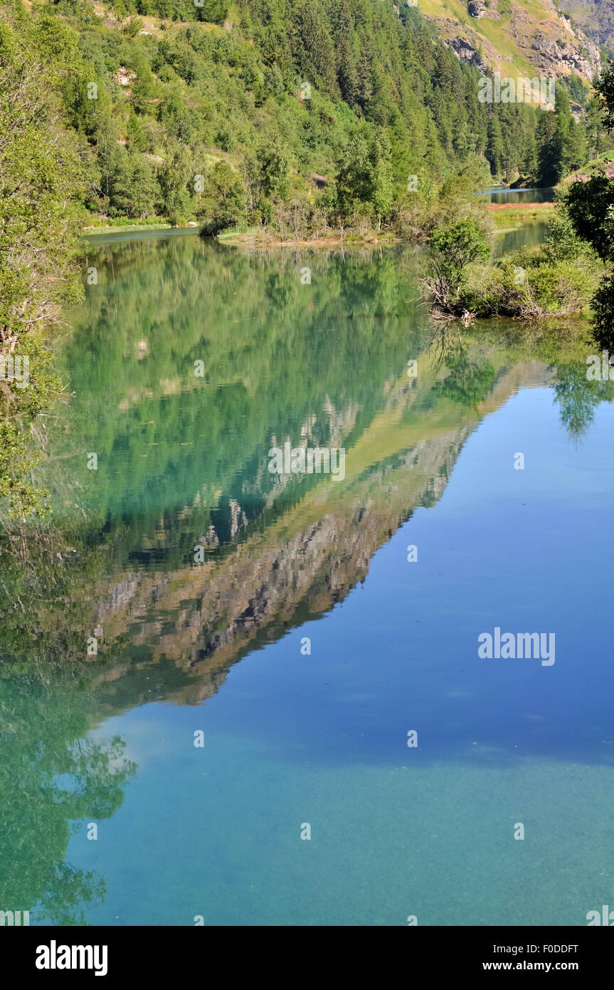 Reflection mountain hi-res stock photography and images - Alamy