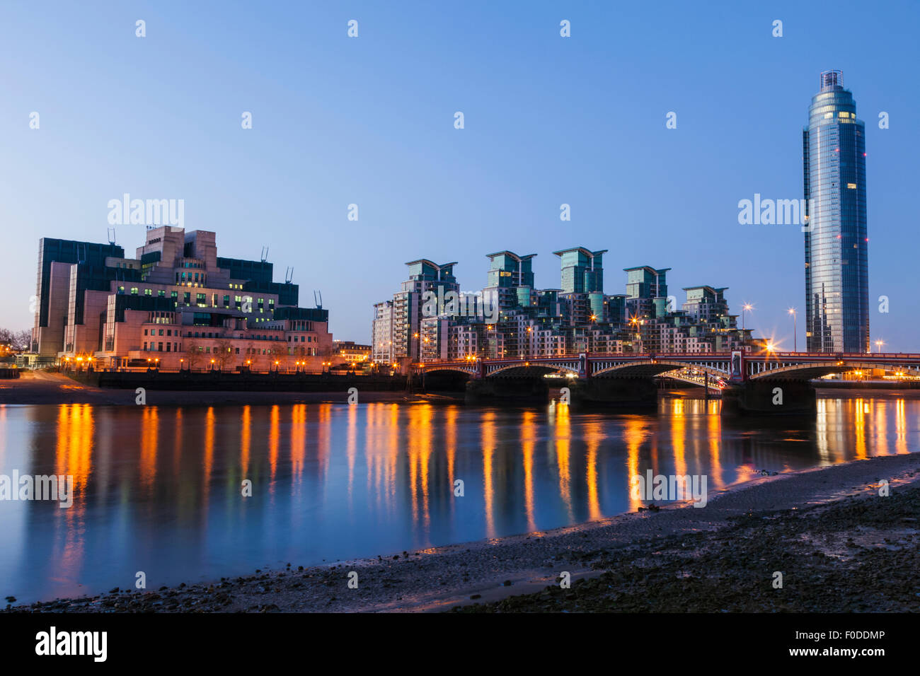 England, London, Vauxhall, MI6 Secret Intelligence Service HQ and Saint George Wharf at Dawn Stock Photo