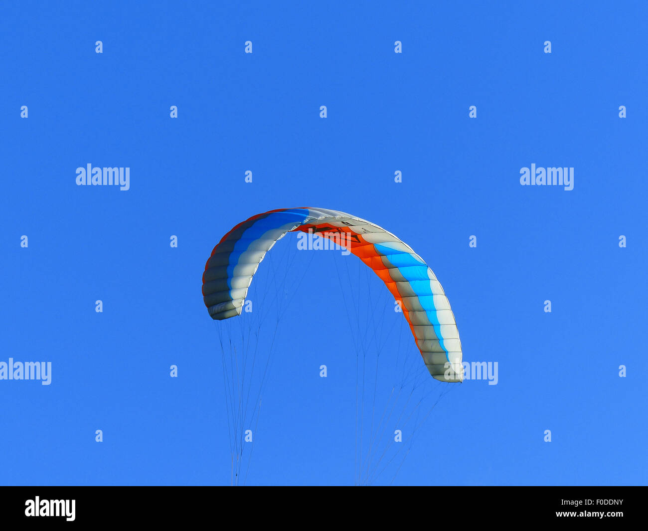 Parachute kite hi res stock photography and images Alamy