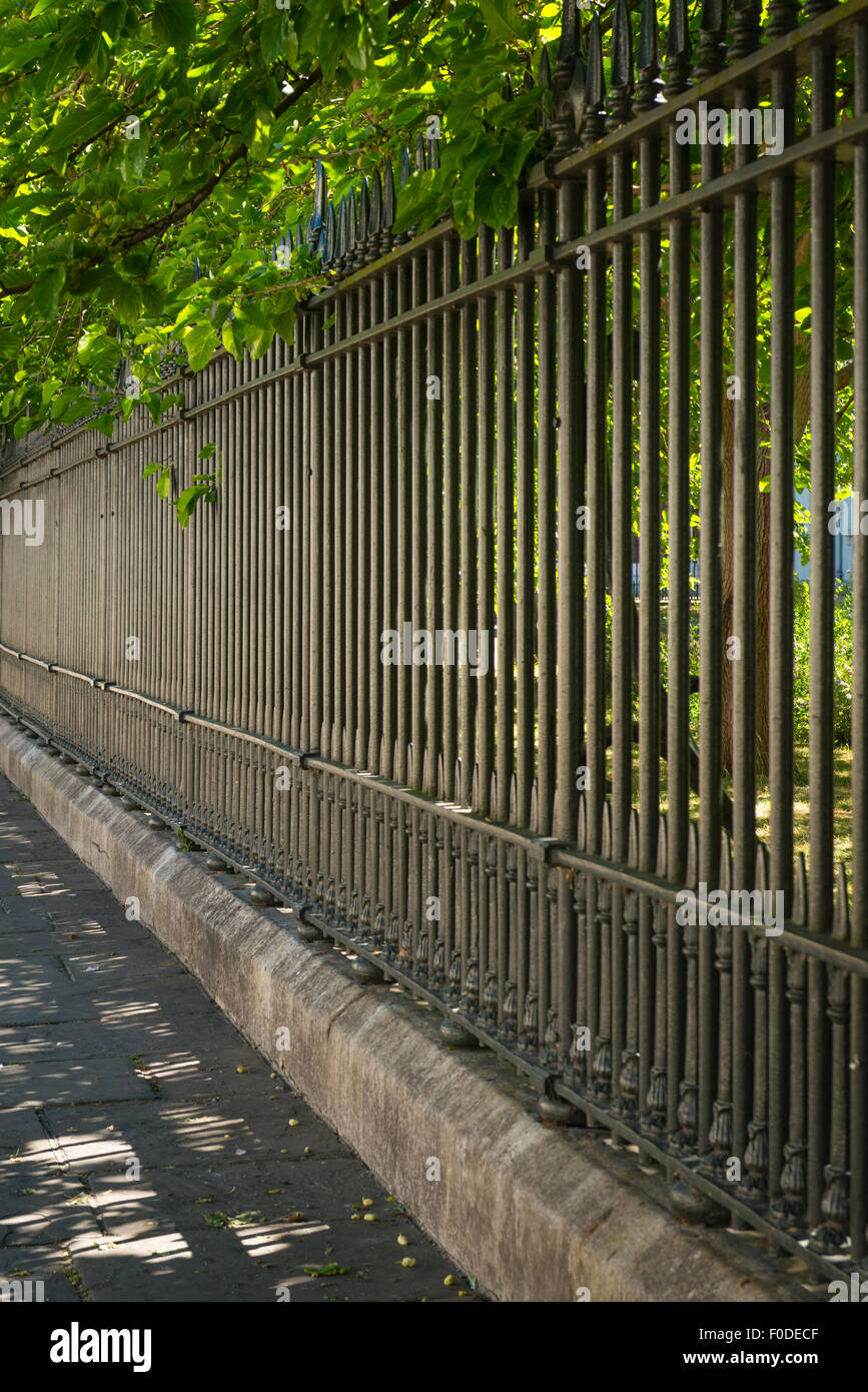 London Southbank Greenwich University metal iron steel black railings