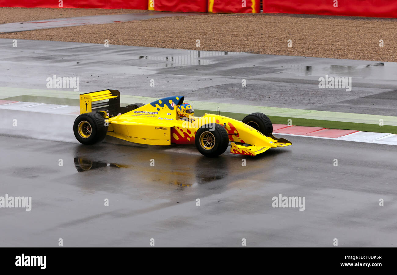 skrive et brev vigtigste Smadre A 1994, Jordan 194 F1 car being demonstrated at the 2015 Silverstone  Classic Stock Photo - Alamy