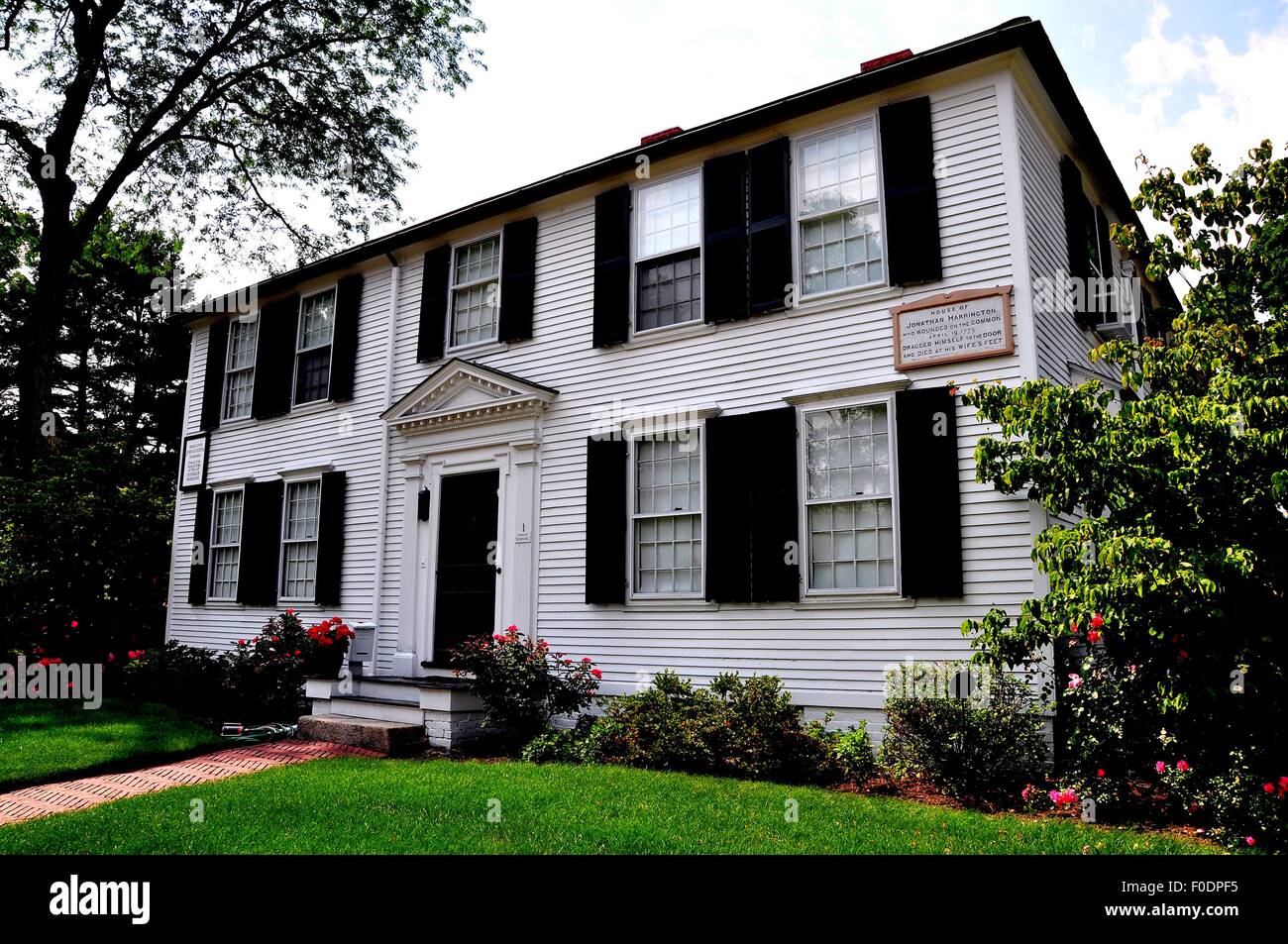 Lexington Massachusetts The Jonathan Harrington House Where Harrington Died On The Doorstep In