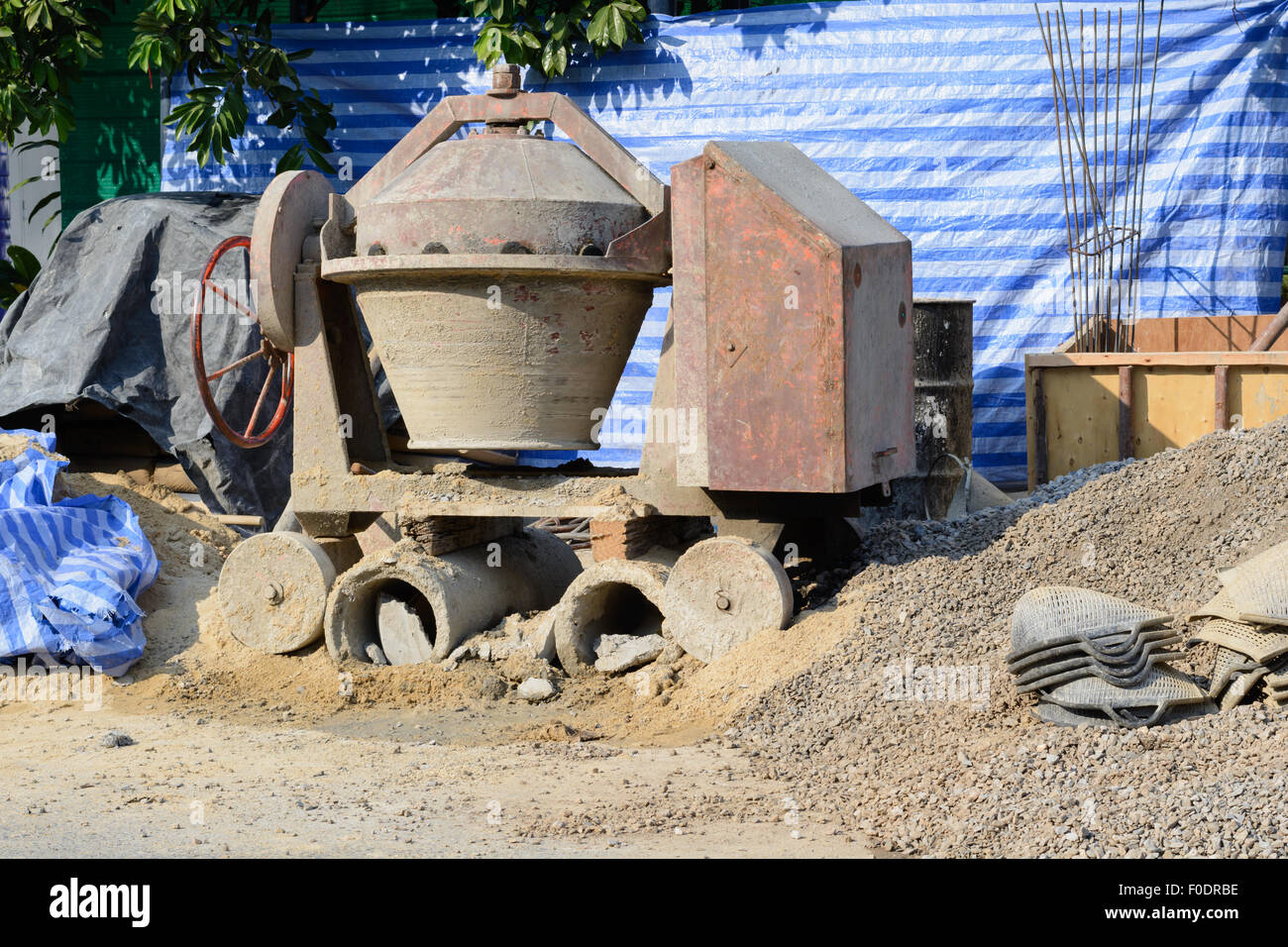 Concrete mixer machine Stock Photo Alamy