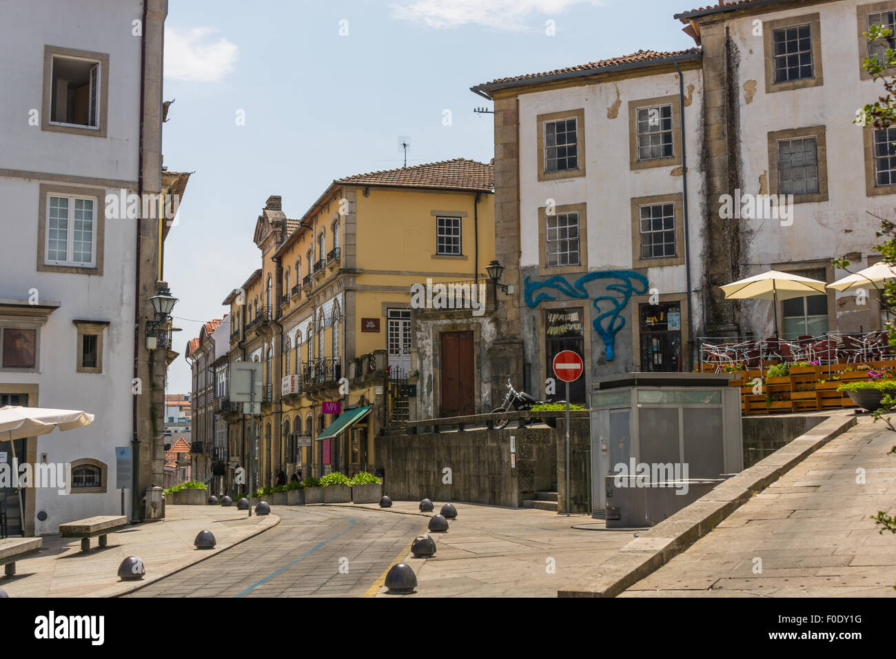 Paça de D Duarte, Viseu, Portugal: Square with shops and houses to the rear of cathedral in historic town centre Stock Photo