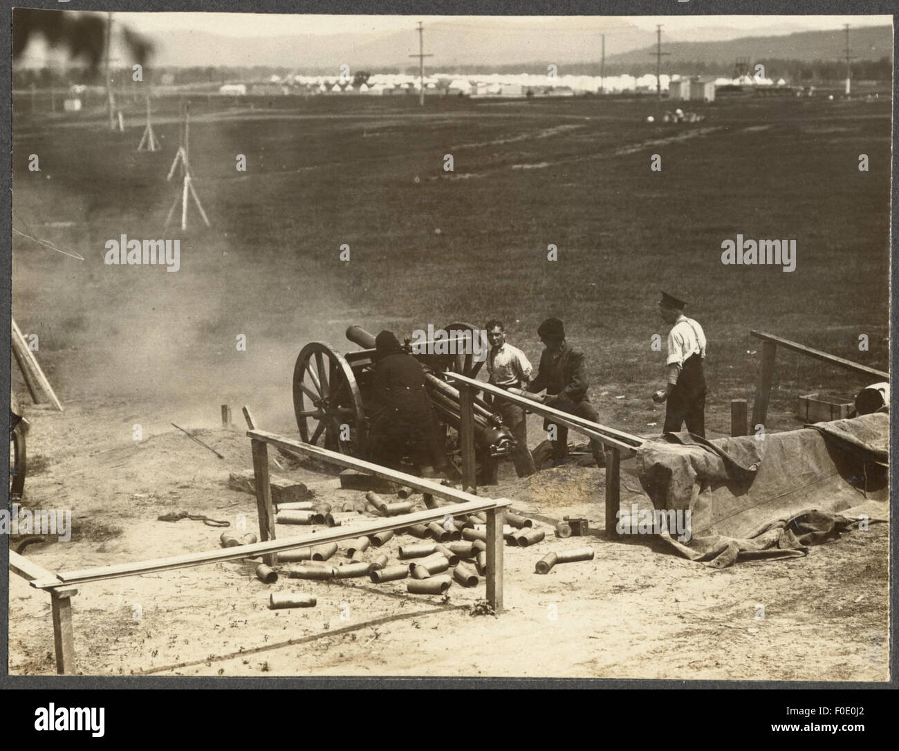 Artillery firing, barrel at full recoil Stock Photo Alamy