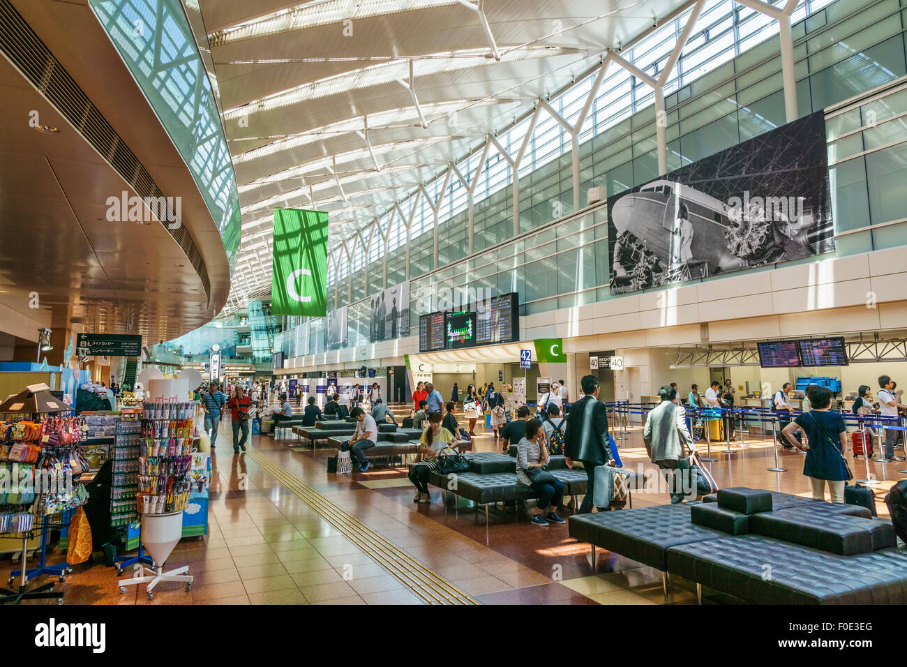 Haneda Airport Terminal 2 Stock Photos & Haneda Airport Terminal 2 Stock Images Alamy
