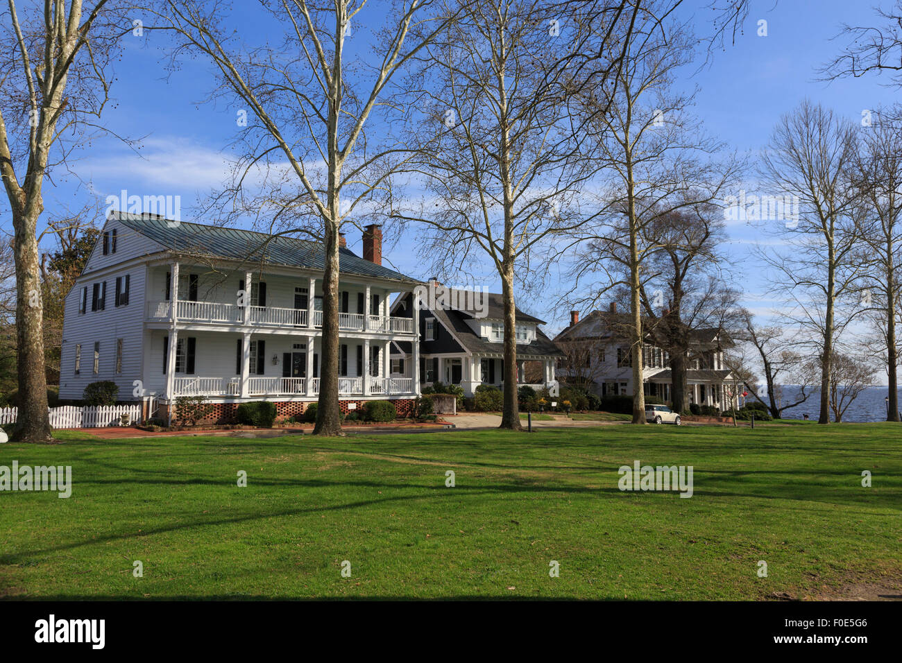 Square in front of courthouse, Edenton, North Carolina, USA Stock Photo