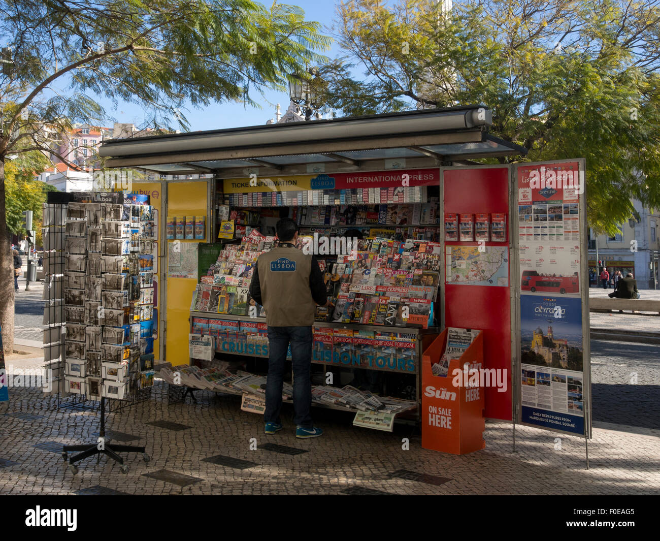 Portuguese Newspaper High Resolution Stock Photography and Images Alamy