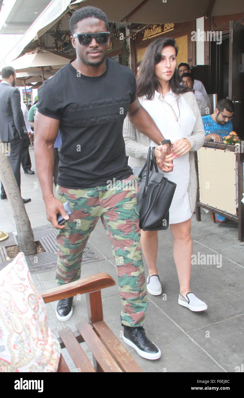 Reggie Bush and his pregnant wife Lilit Avagyan go for lunch at Il