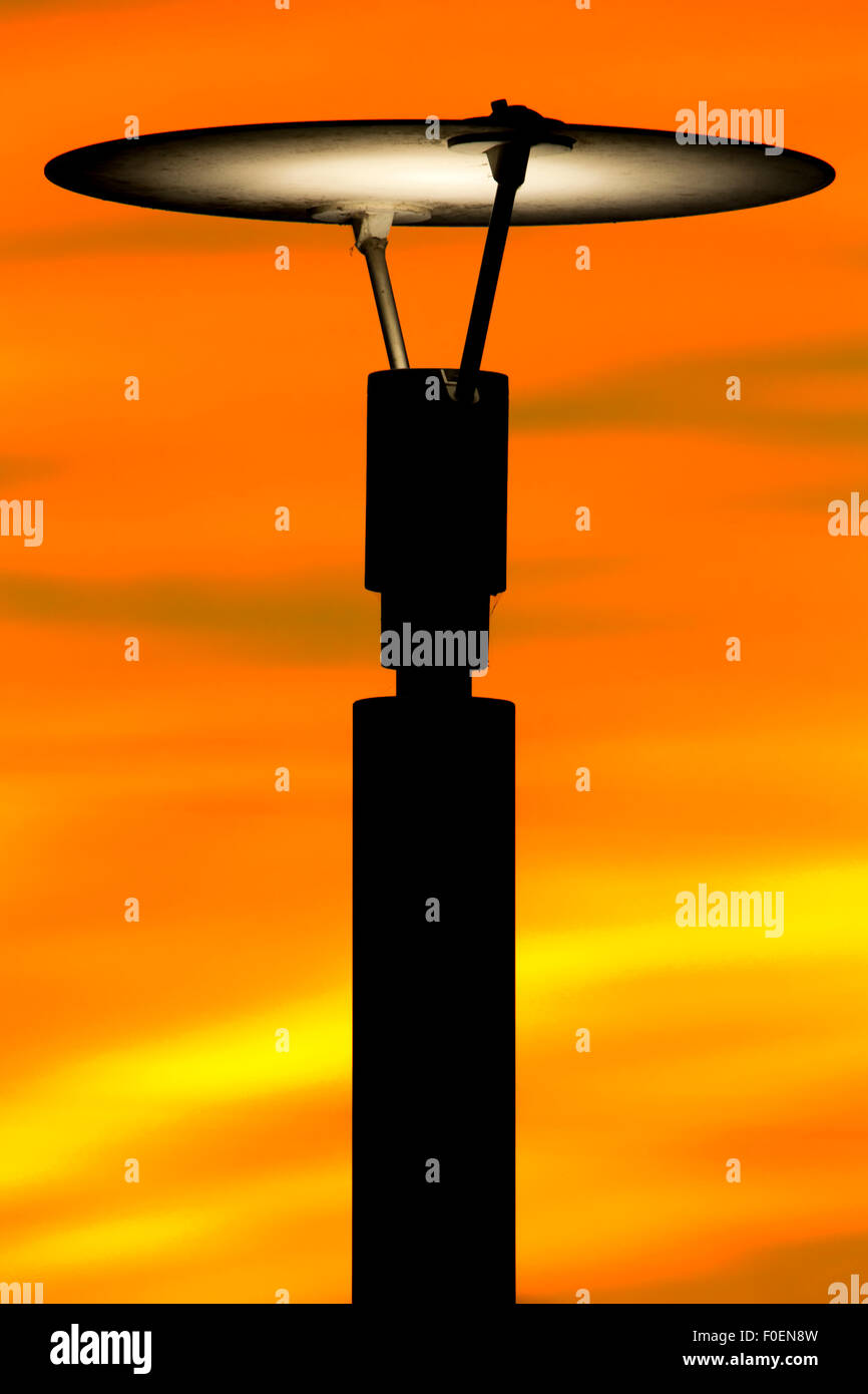 Tall street light silhouette hi-res stock photography and images - Alamy
