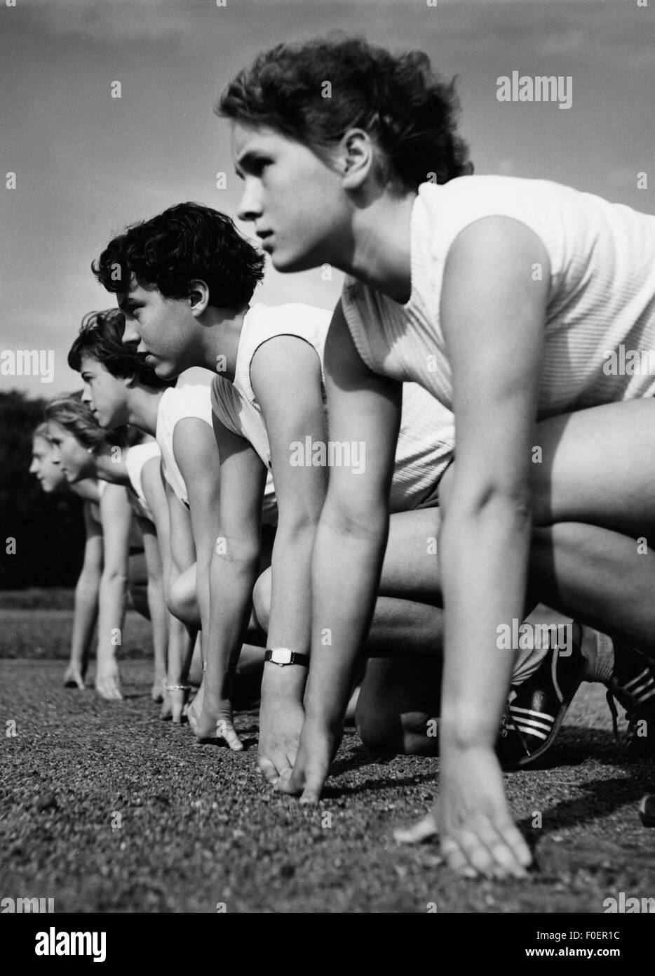 sports, athletics, sprint, five young girls in start position, circa 1950, Additional-Rights-Clearences-Not Available Stock Photo