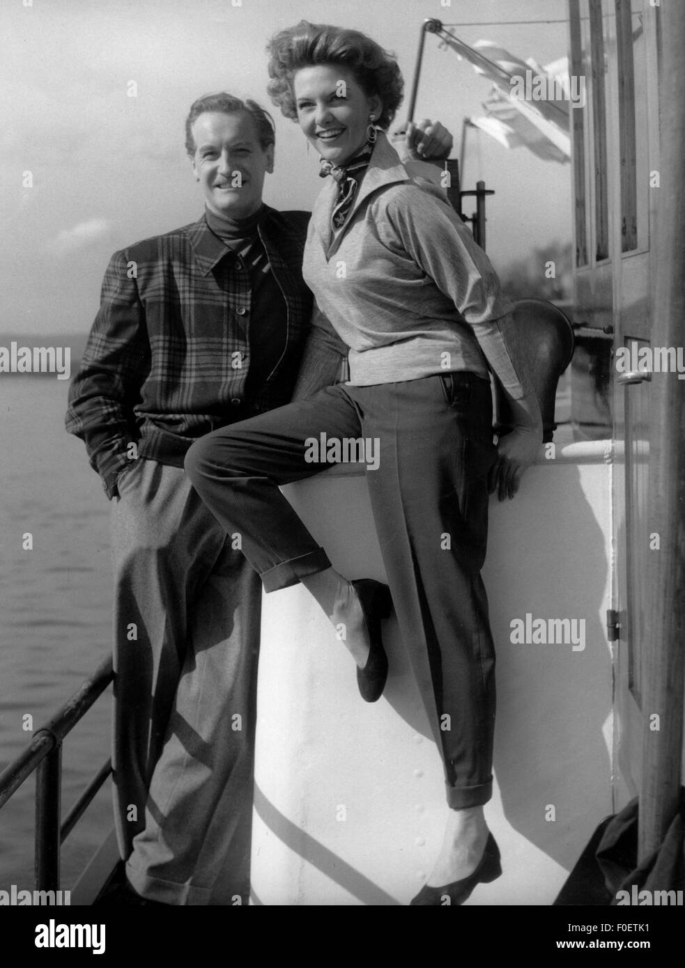 Schoenboeck, Karl, 4.2.1909 - 24.3.2001, Austrian actor, half length, with Hannelore Bollmann on a boat, Stock Photo