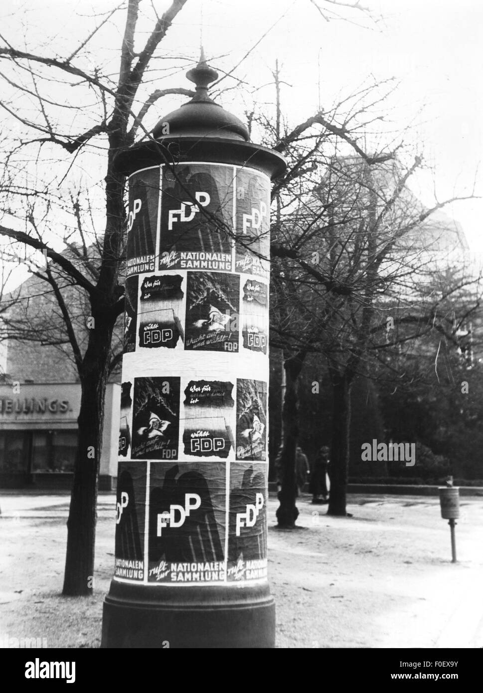 politics, political parties, Liberal Democratic Party (FDP), advertising pillar with election poster of the FDP, state election, Germany, 1954, Additional-Rights-Clearences-Not Available Stock Photo