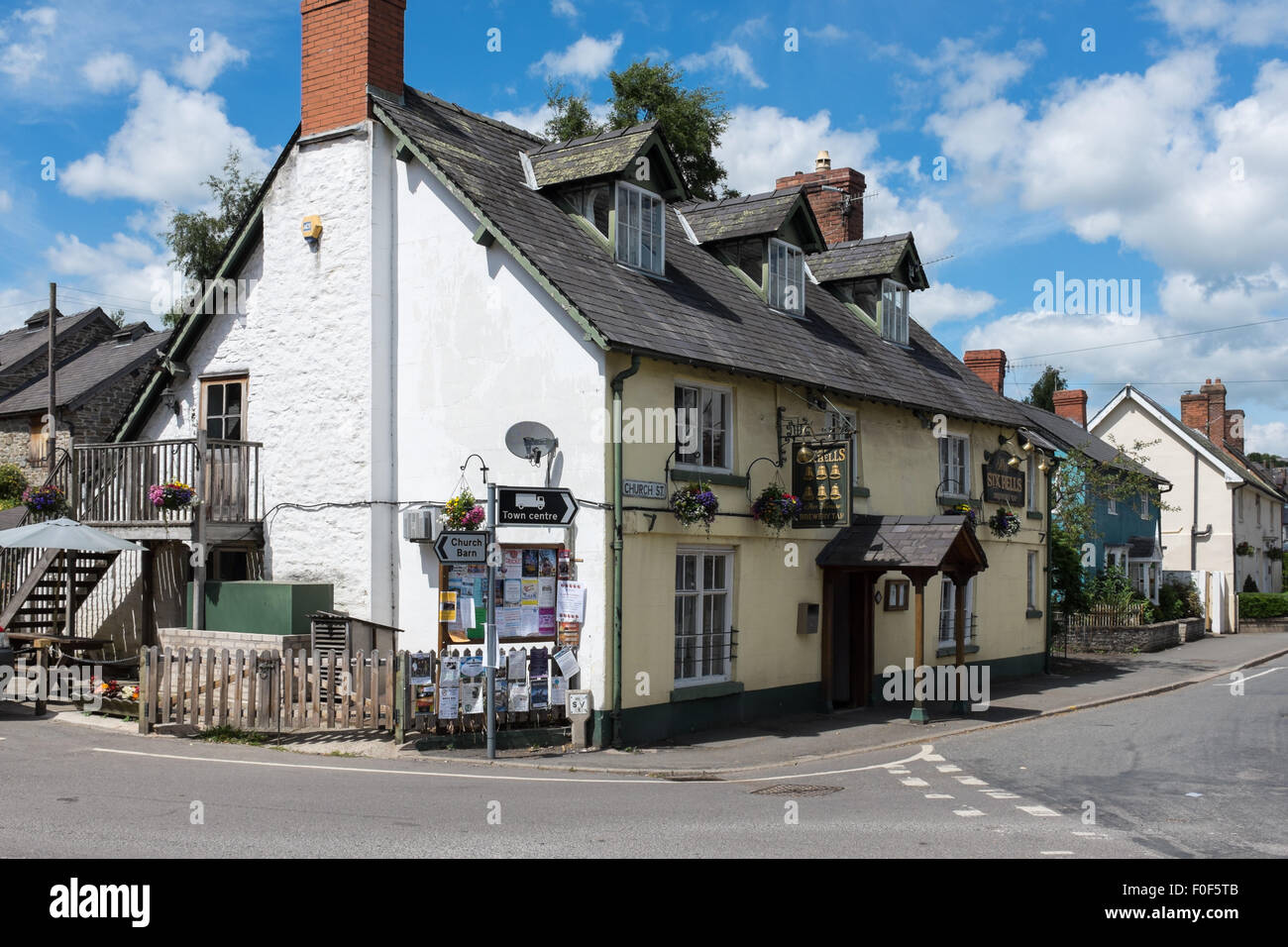 Six Bells public house in Church Street, Bishop's Castle, Shropshire Stock Photo