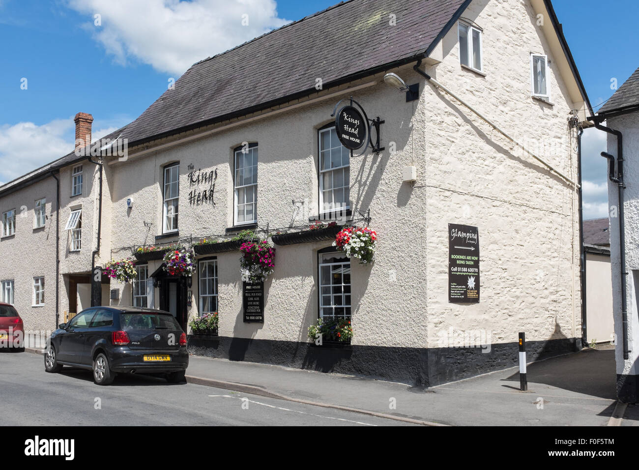 Kings Head public house in Bishop's Castle, Shropshire Stock Photo