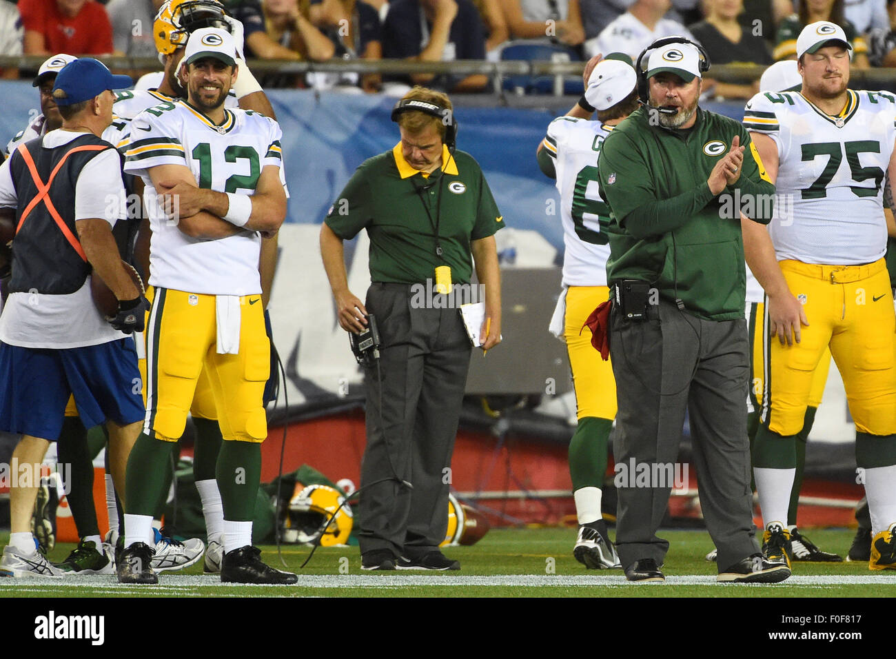 August 13, 2015: Green Bay Packers quarterback Aaron Rodgers (12) and ...