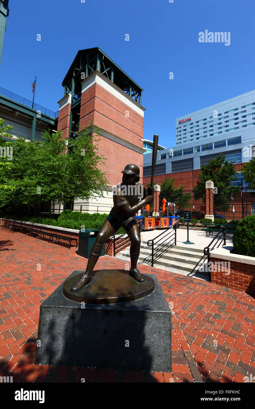 Statue of Eddie Murray at Oriole Park, home of the Baltimore Orioles baseball team, Baltimore, Maryland, USA Stock Photo