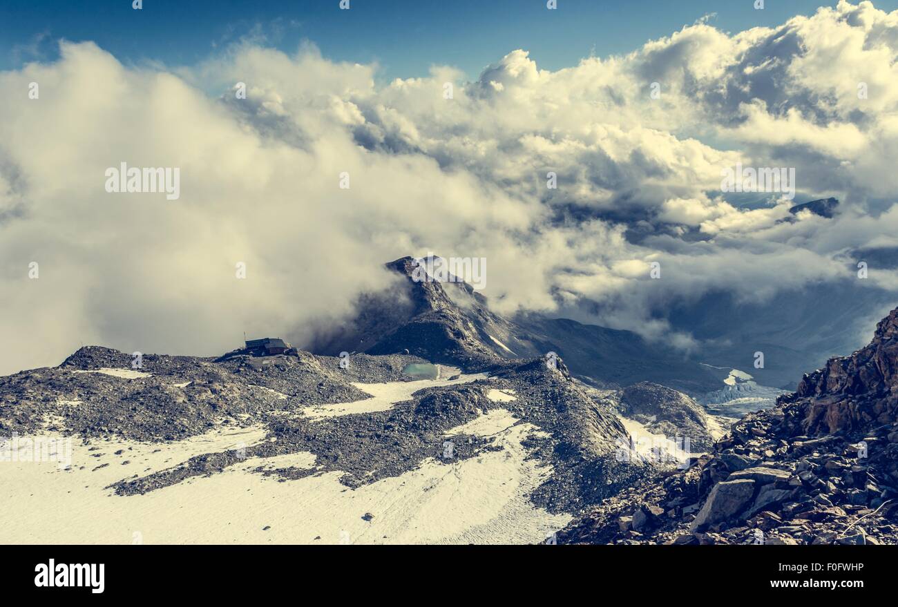 Snow covered slopes alpine hi-res stock photography and images - Alamy