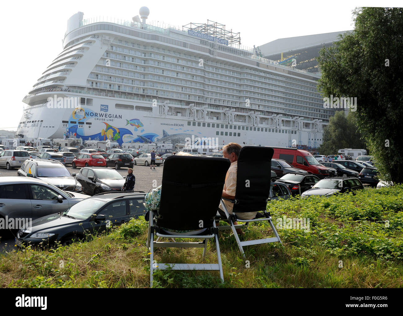 Papenburg, Germany. 15th Aug, 2015. New cruise vessel 'Norwegian Escape ...