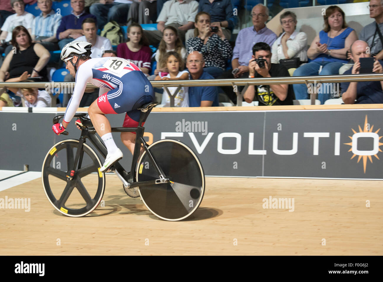 Derby, UK. 15th Aug, 2015. Mark Cavendish competes in the scratch race during the omnium at the Revolution Series at Derby Arena, Derby, United Kingdom on 15 August 2015. The Revolution Series is a professional track racing series featuring many of the world's best track cyclists. This event, taking place over 3 days from 14-16 August 2015, is an important preparation event for the Rio 2016 Olympic Games, allowing British riders to score qualifying points for the Games. Credit:  Andrew Peat/Alamy Live News Stock Photo