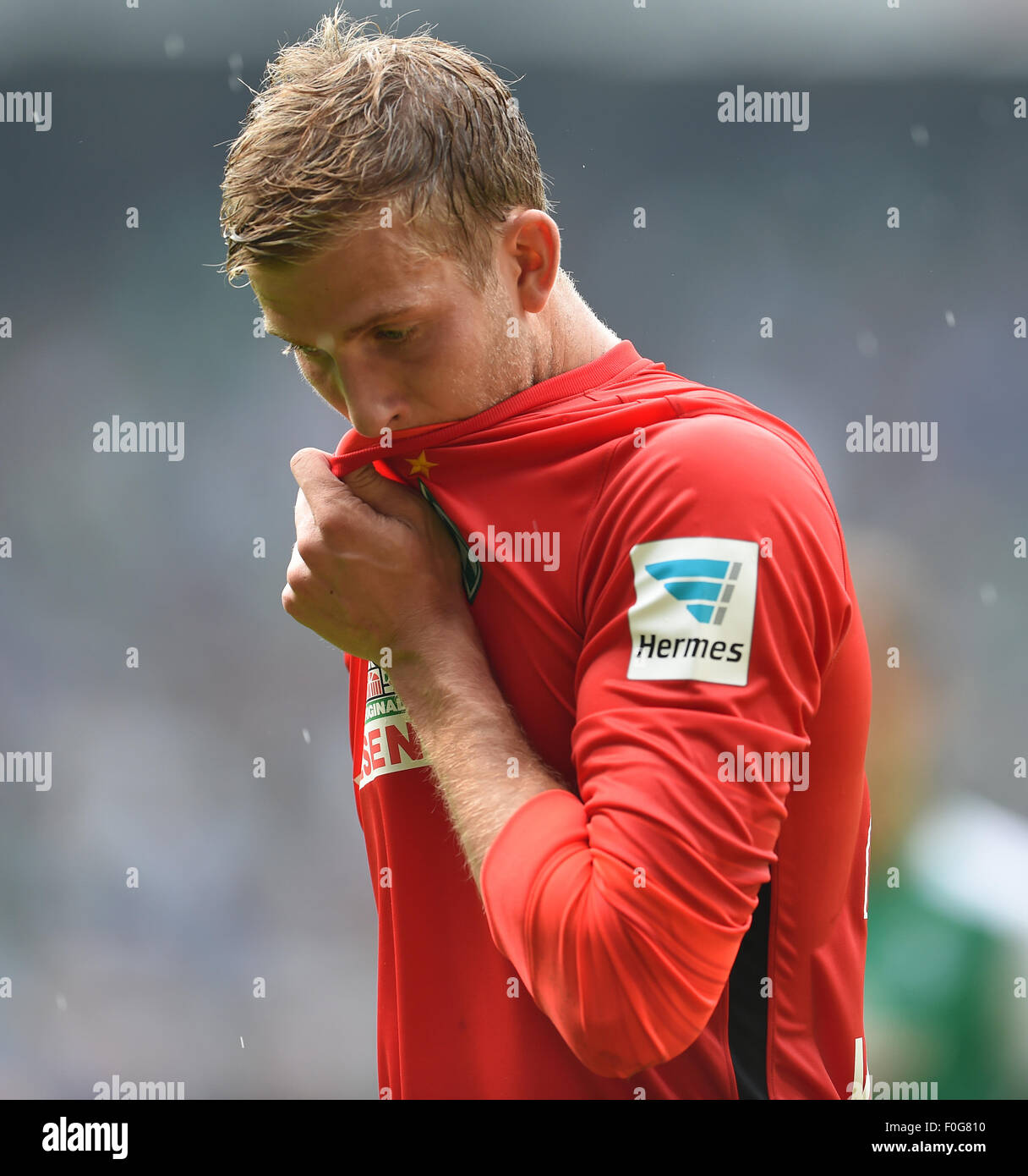 Bremen, Germany. 15th Aug, 2015. Werder's goalkeeper Felix Wiedwald walks off the pitch for the half-time break during the German Bundesliga soccer match between SV Werder Bremen and FC Schalke 04 at Weserstadion in Bremen, Germany, 15 August 2015. Photo: CARMEN JASPERSEN/dpa (EMBARGO CONDITIONS - ATTENTION: Due to the accreditation guidelines, the DFL only permits the publication and utilisation of up to 15 pictures per match on the internet and in online media during the match.)/dpa/Alamy Live News Stock Photo