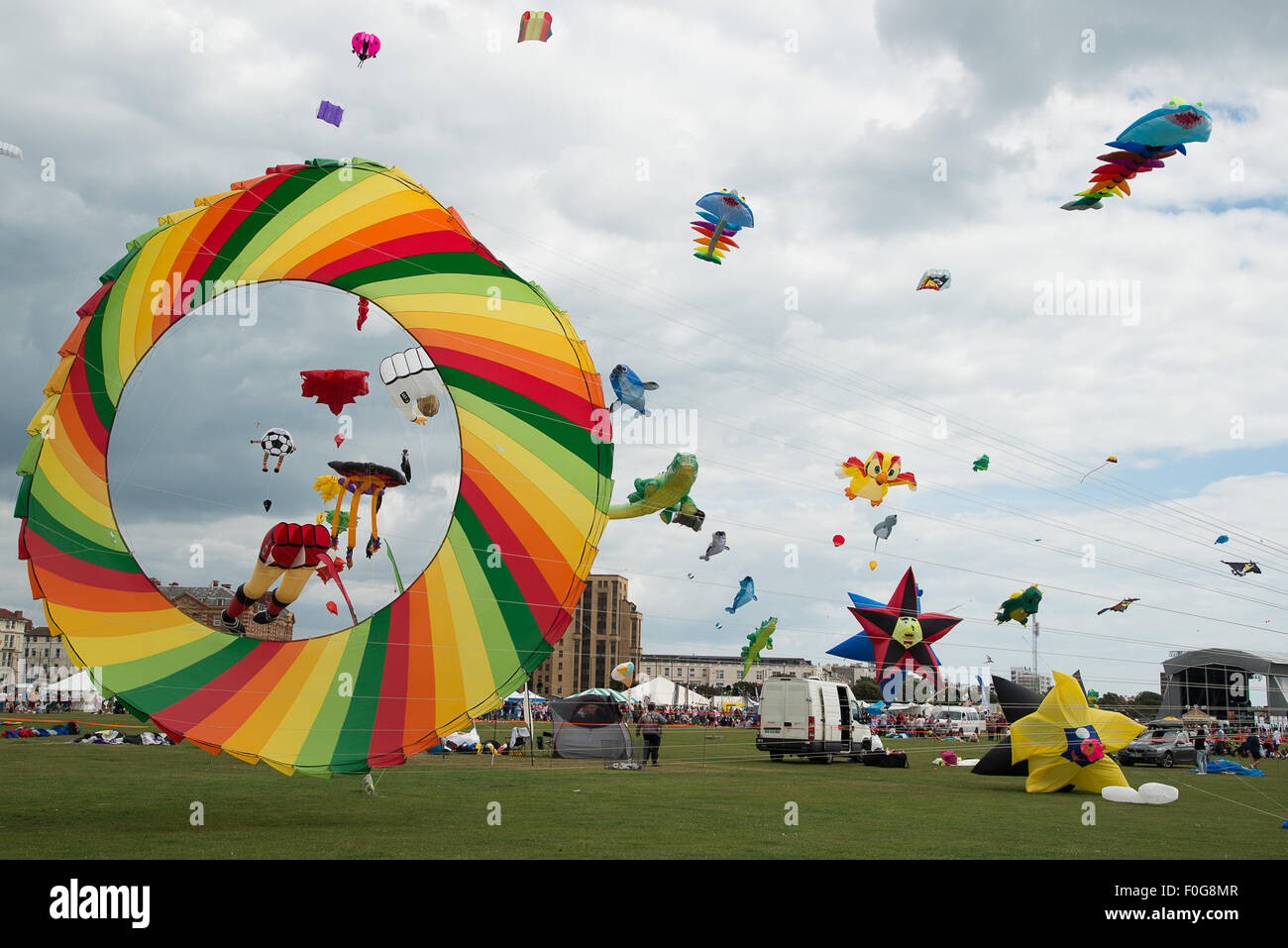 Rotating kites hires stock photography and images Alamy