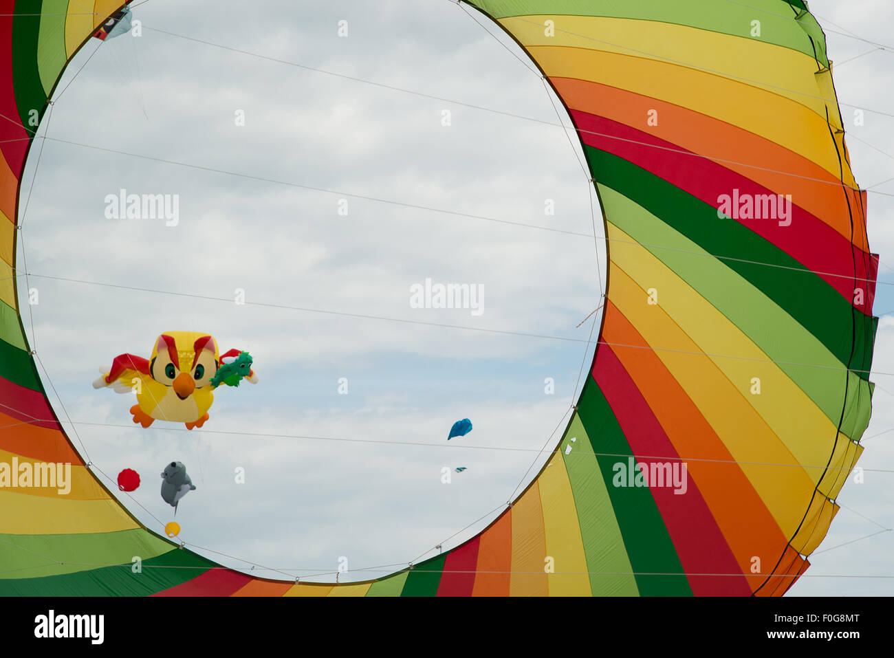 Rotating kite hi-res stock photography and images - Alamy