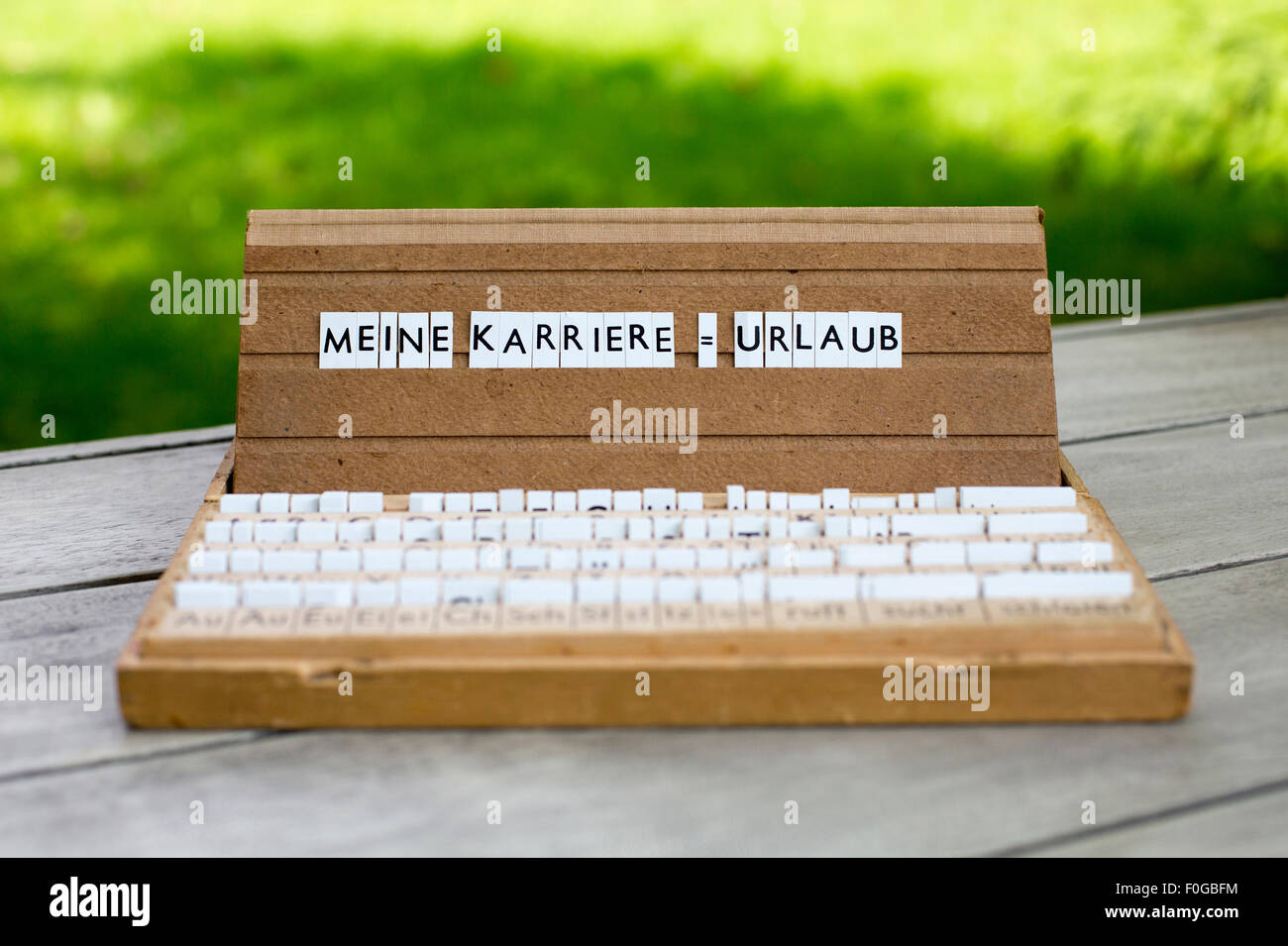 a letterbox with the german text: 'Meine Karriere=Urlaub' (my career = vacation) Stock Photo