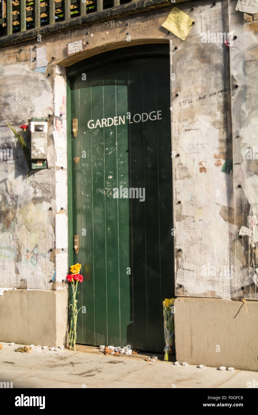 Garden Lodge, Freddie Mercury's last home, now owned by Mary Austin. The  wall is covered in graffiti and messages from fans from around the world Stock Photo