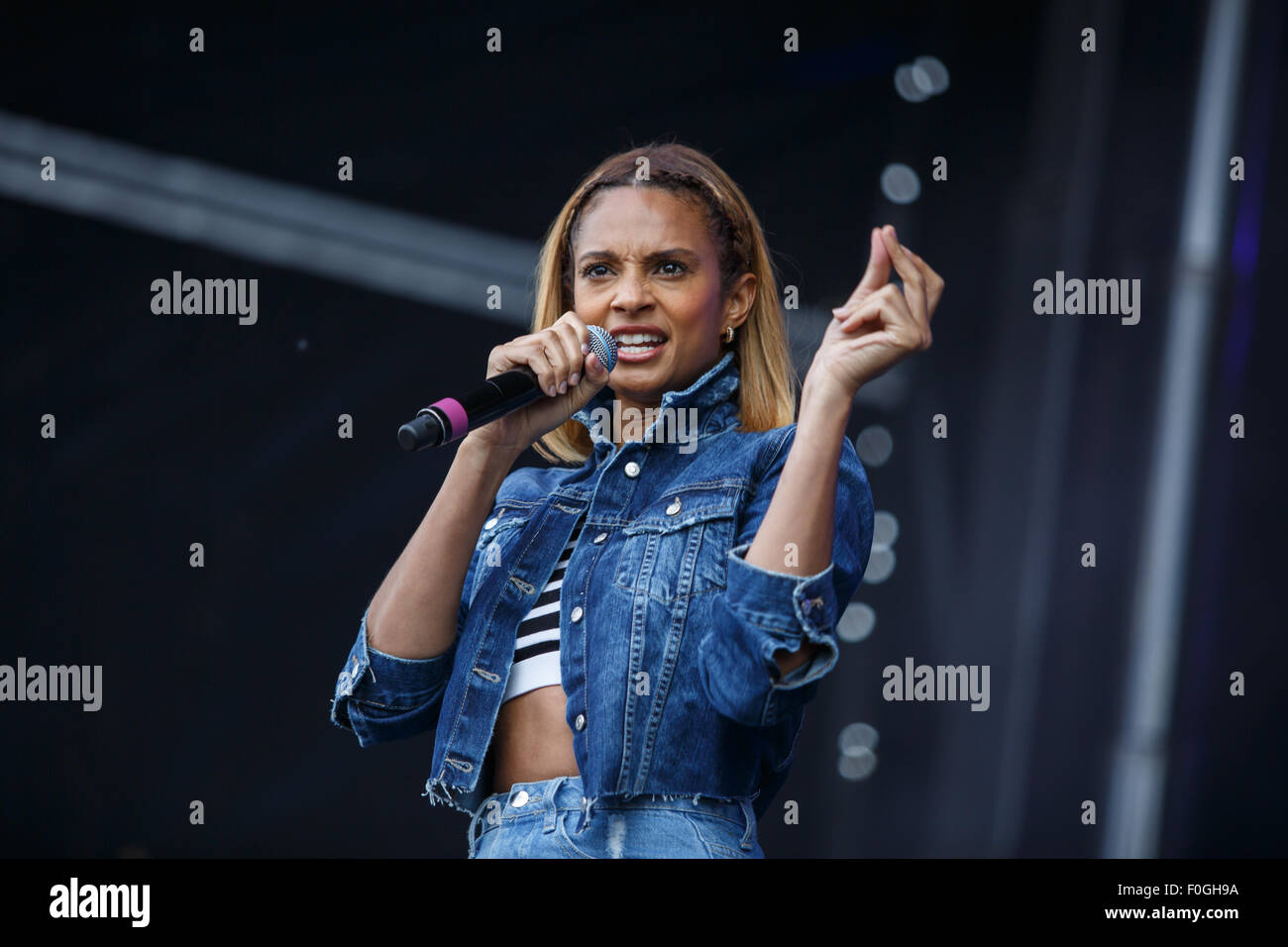 Betley, Cheshire, UK. 15th August, 2015. Alesha Dixon performs live at Signal 1's 'Total Access Live' held at Betley Court Farm, near Crewe, Cheshire. Credit:  Simon Newbury/Alamy Live News Stock Photo