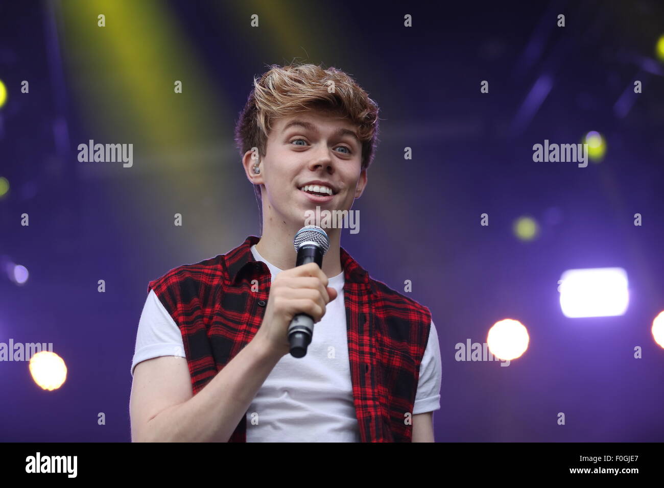 Betley, Cheshire, UK. 15th August, 2015. Hometown perform live at Signal 1's 'Total Access Live