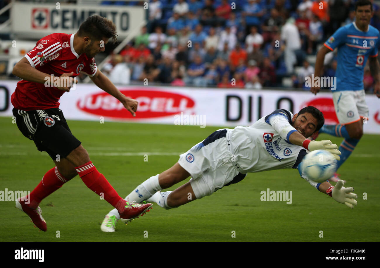 Mexico City, Mexico. 15th Aug, 2015. Cruz Azul's goalkeeper Jesus Corona (R) saves a shot during their match on day 5 of 2015 Opening Tournament of MX League against Cruz Azul, at Azul Stadium, in Mexico City, capital of Mexico, on Aug. 15, 2015. © Jorge Rios/Xinhua/Alamy Live News Stock Photo