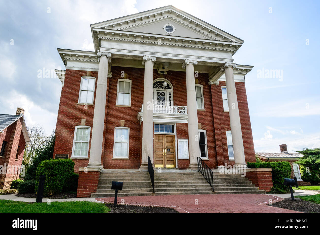 Louisa County Courthouse, Main Street, Louisa, Virginia Stock Photo Alamy