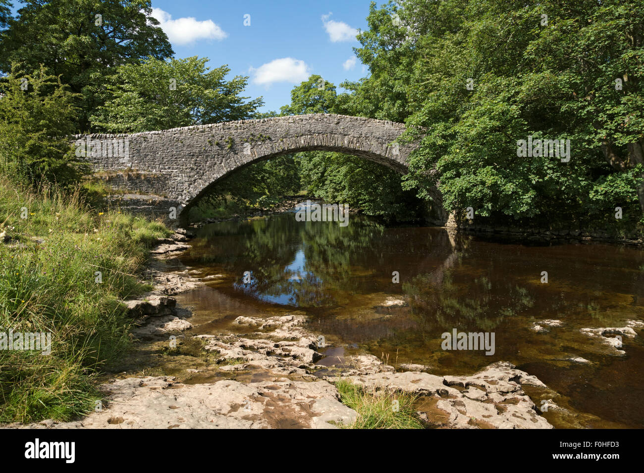 The Packhorse Bridge at Stainforth, Ribblesdale, Yorkshire Dales National Park. Stock Photo