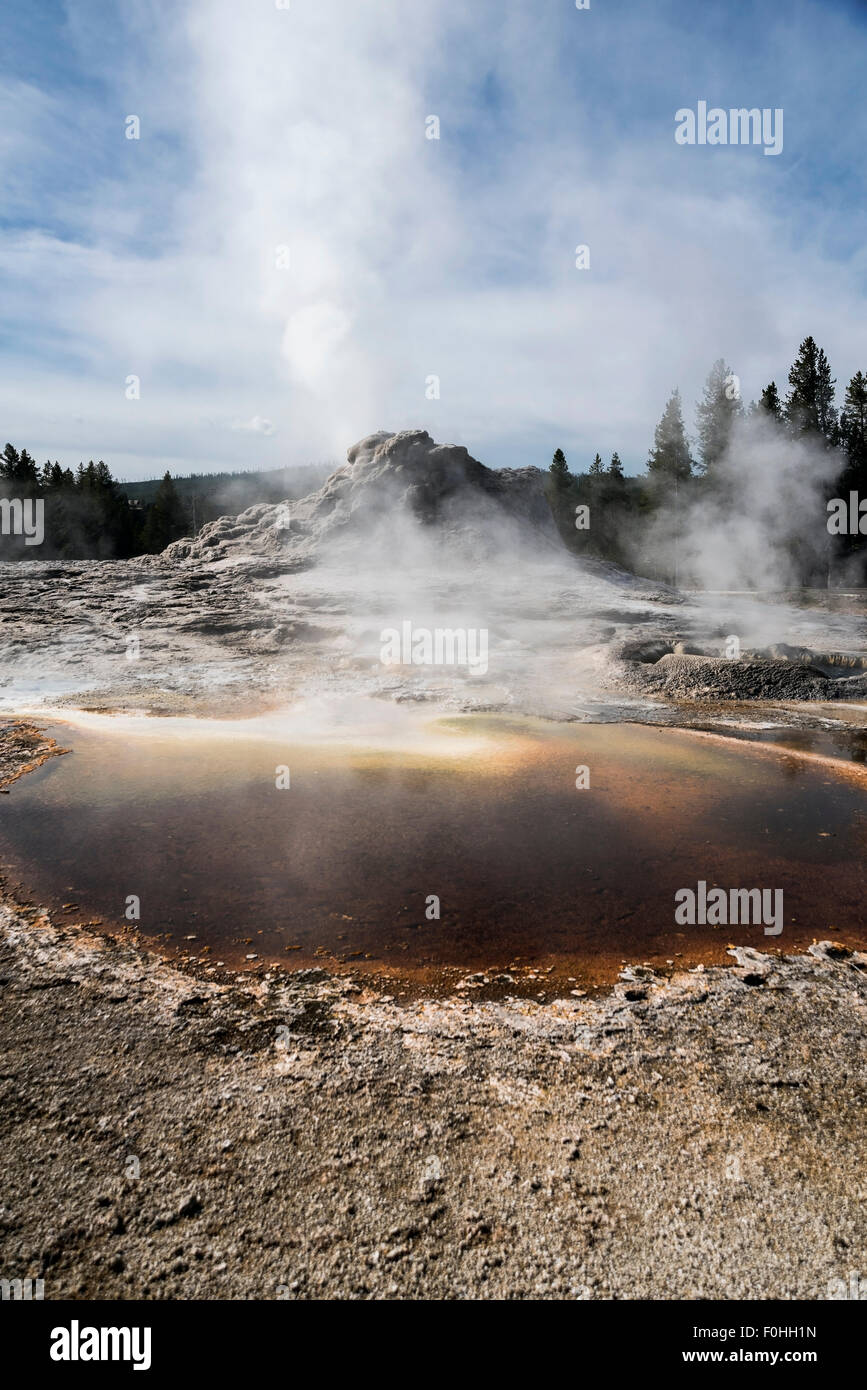 Thermal pool yellowstone hi-res stock photography and images - Page 18 -  Alamy