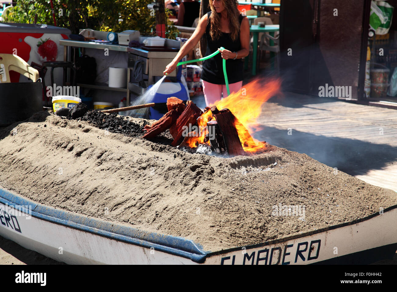 Extinguish barbecue hi-res stock photography and images - Alamy
