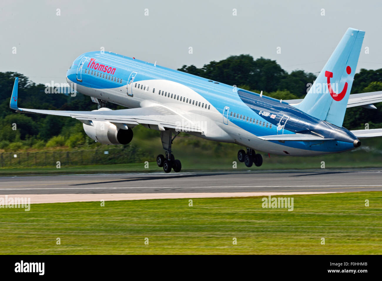 Boeing 757 G-OOBF Thomson Airways Manchester Airport England UK ...