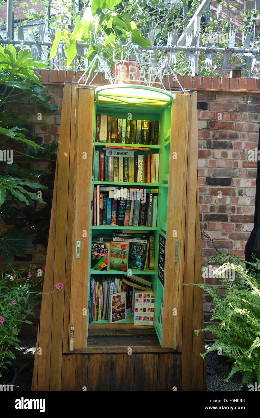 Little Library, Gibbon's Rent, Southwark, London, UK Stock Photo Alamy