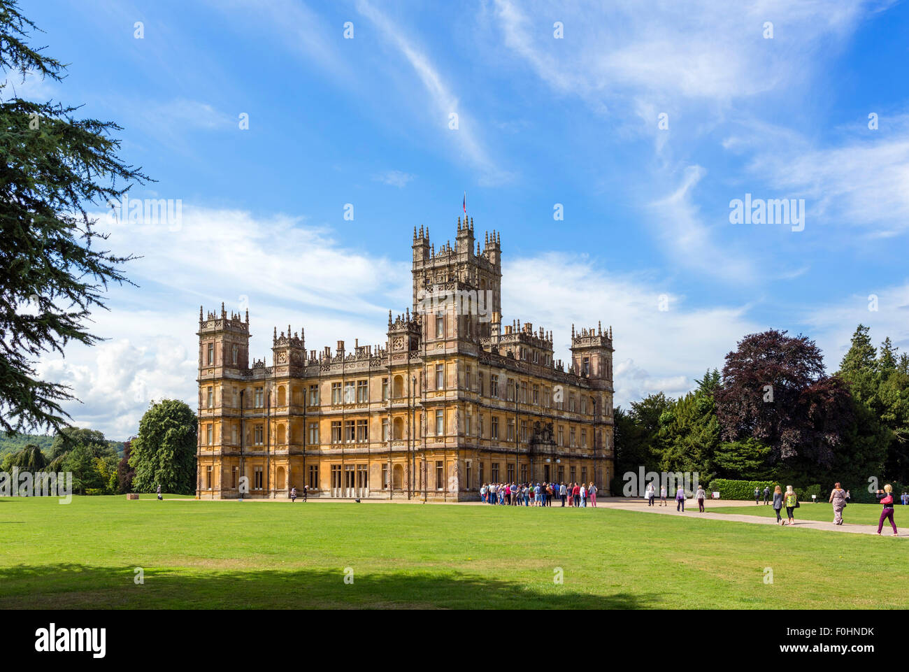 Tourists queuing to get into Highclere Castle, Downton Abbey in the TV series of the same name, Hampshire, England, UK Stock Photo