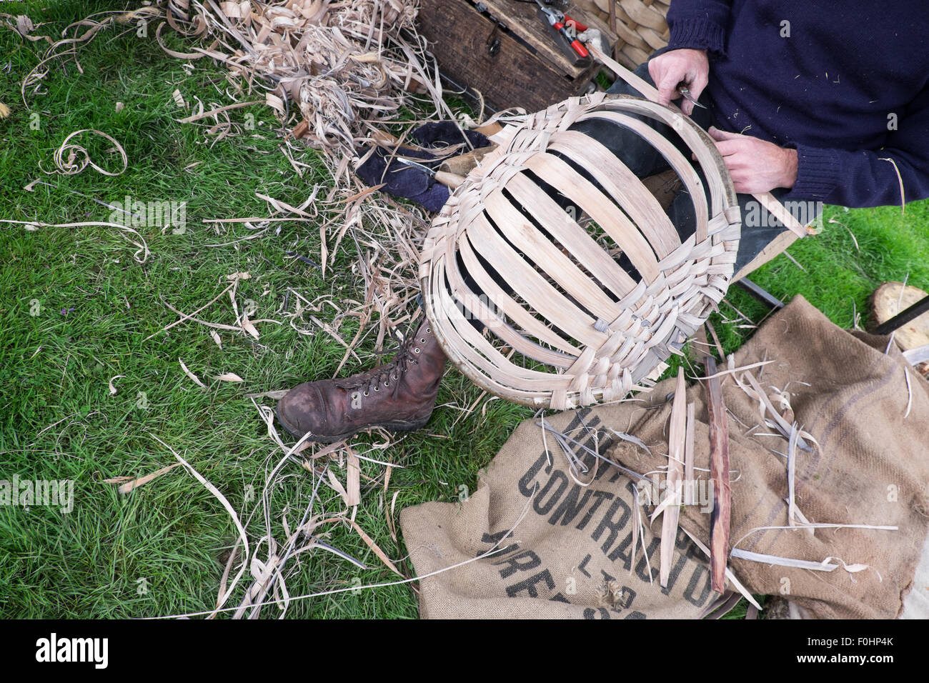 basket weaving demonstration at Lowther country show Penrith Cumbria 15.8.15 Stock Photo