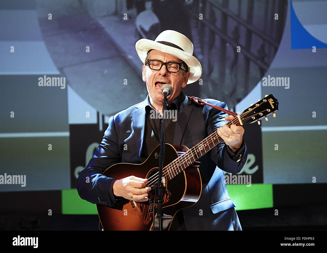 elvis-costello-performing-live-at-liverpool-philharmonic-hall-featuring